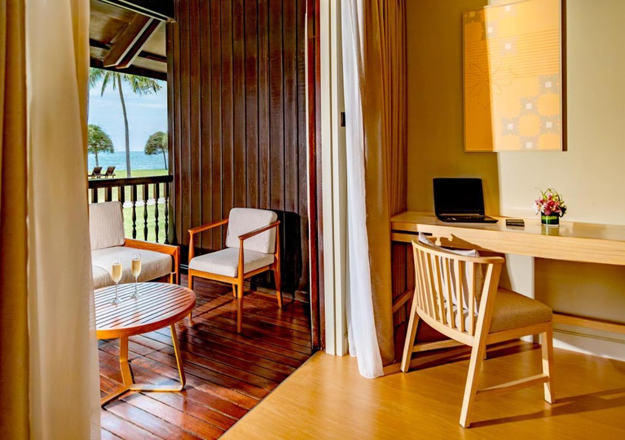 Pelangi Beach Resort&Spa, Langkawi Zewnętrze zdjęcie A room at the resort