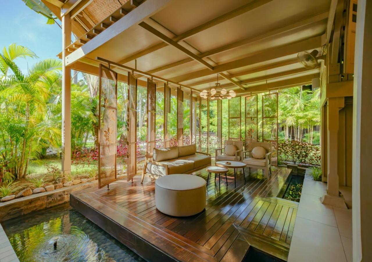 Pelangi Beach Resort&Spa, Langkawi Zewnętrze zdjęcie The interior of the hotel
