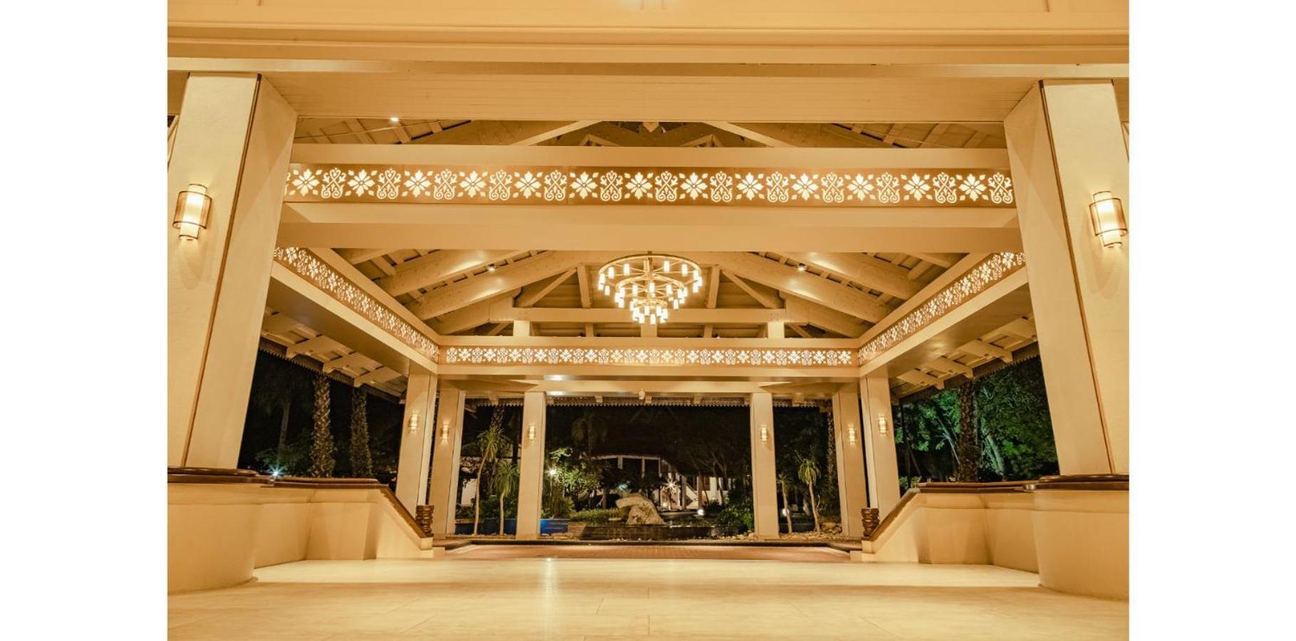Pelangi Beach Resort&Spa, Langkawi Zewnętrze zdjęcie The lobby of the hotel