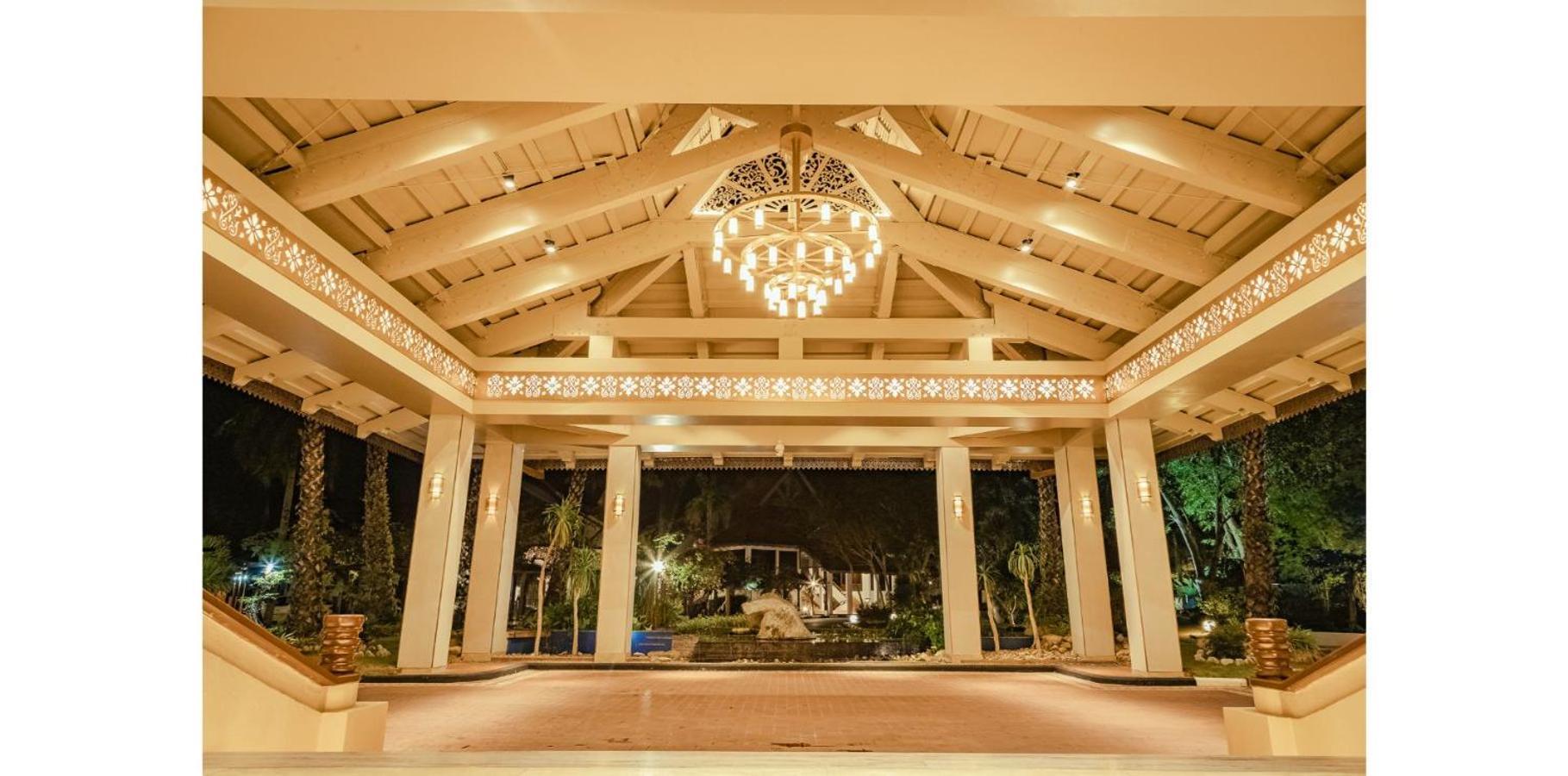 Pelangi Beach Resort&Spa, Langkawi Zewnętrze zdjęcie The lobby of the Royal Thai Suite