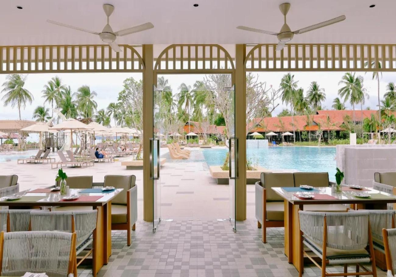 Pelangi Beach Resort&Spa, Langkawi Zewnętrze zdjęcie The restaurant at the resort